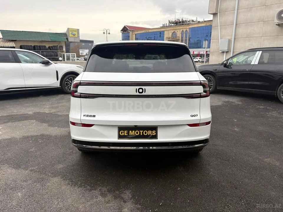 Changan Qiyuan Q07 — foto 2/4
