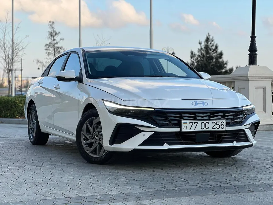 Hyundai Avante — foto 1/4