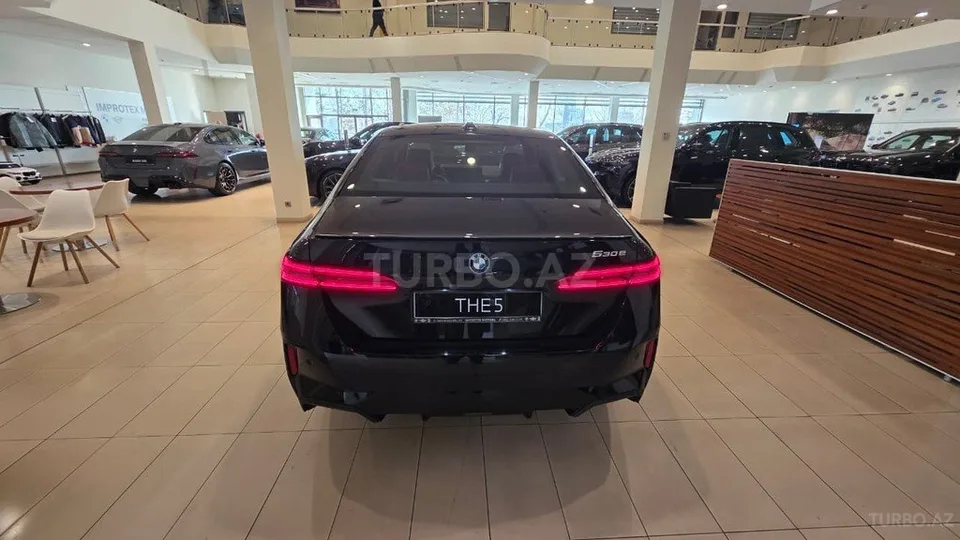 BMW 530e — foto 3/4
