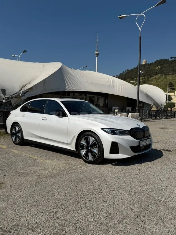 BMW i3 — фото 1/4