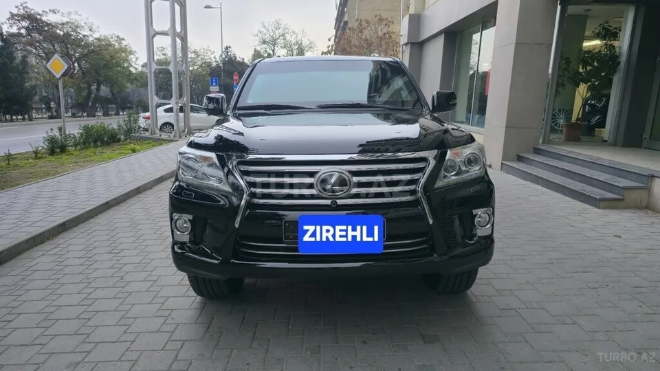 Lexus LX 570 — foto 1/4