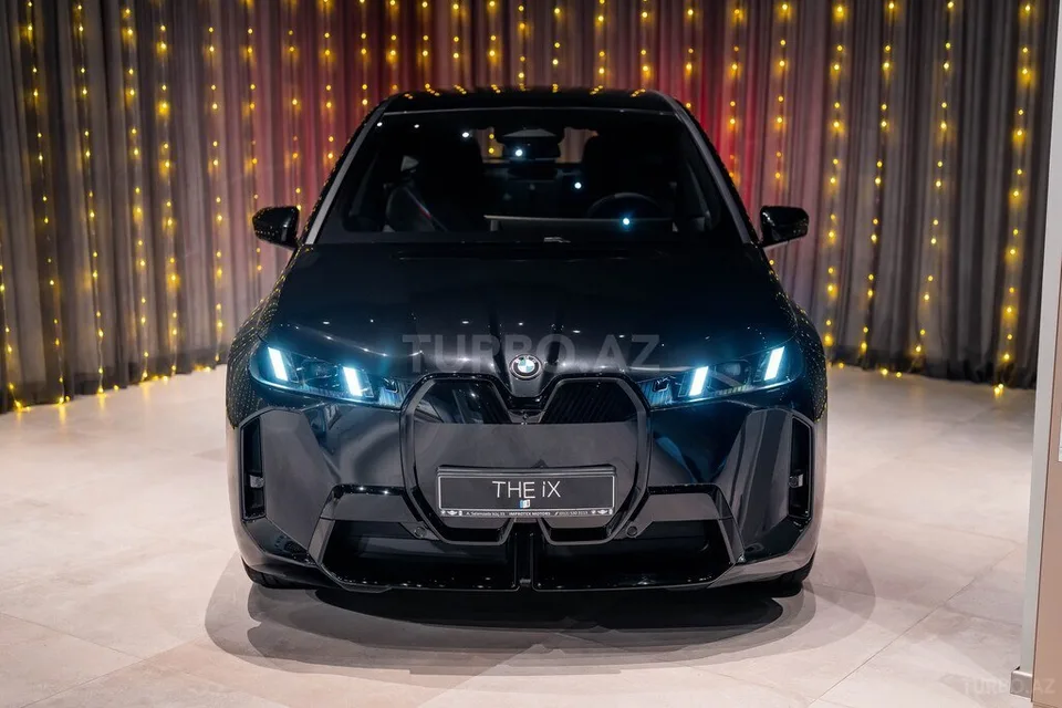 BMW iX — foto 2/4