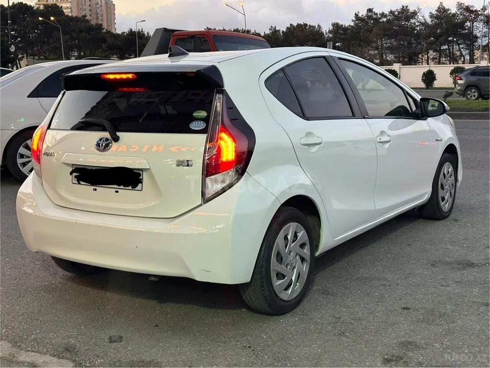 Toyota Aqua — foto 3/4