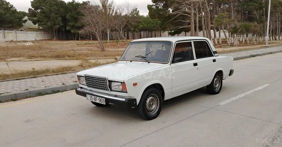 LADA (VAZ) 2107 — foto 1/4