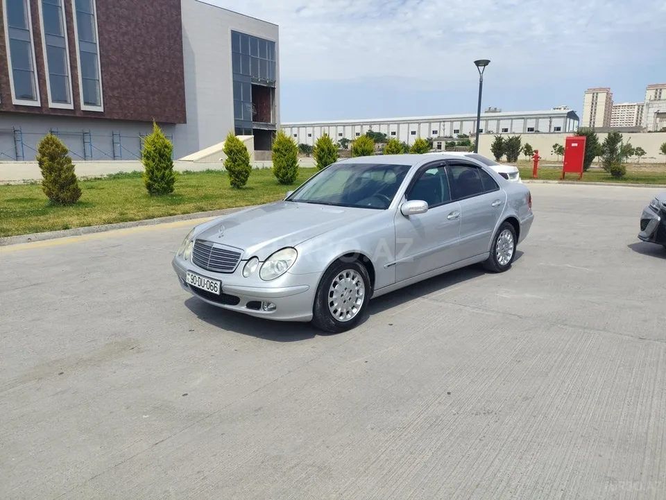 Mercedes E 240 — фото 2/4