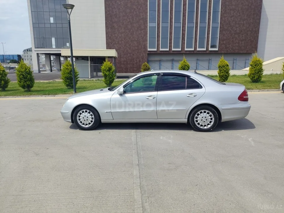 Mercedes E 240 — фото 3/4