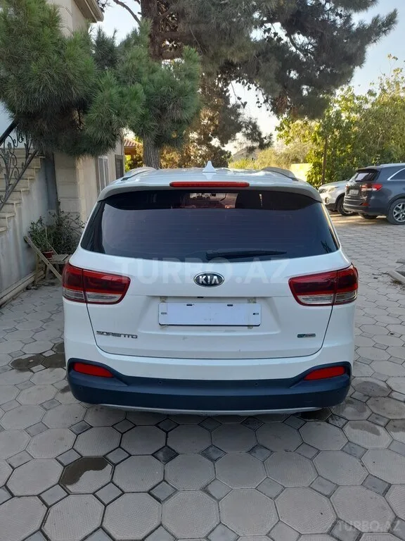 Kia Sorento — foto 4/4