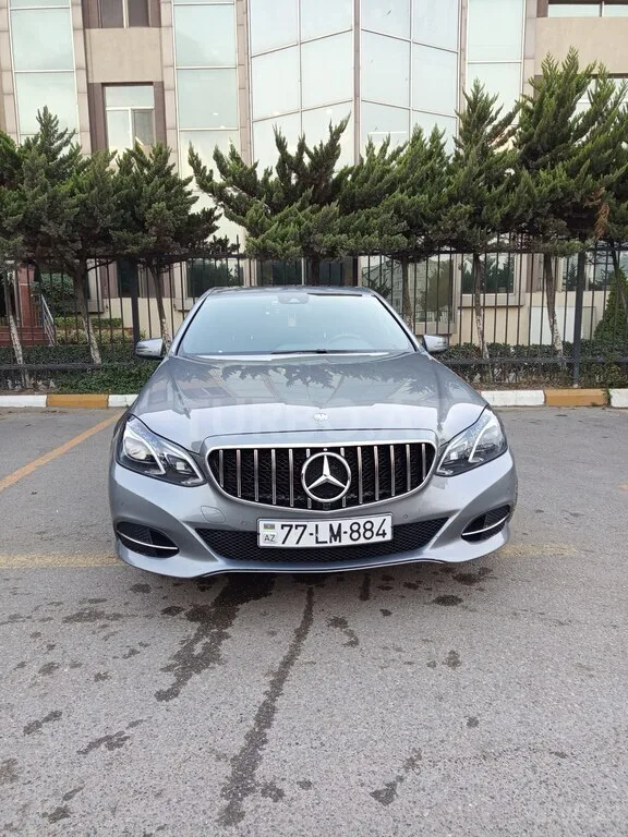 Mercedes E 220 — foto 1/4