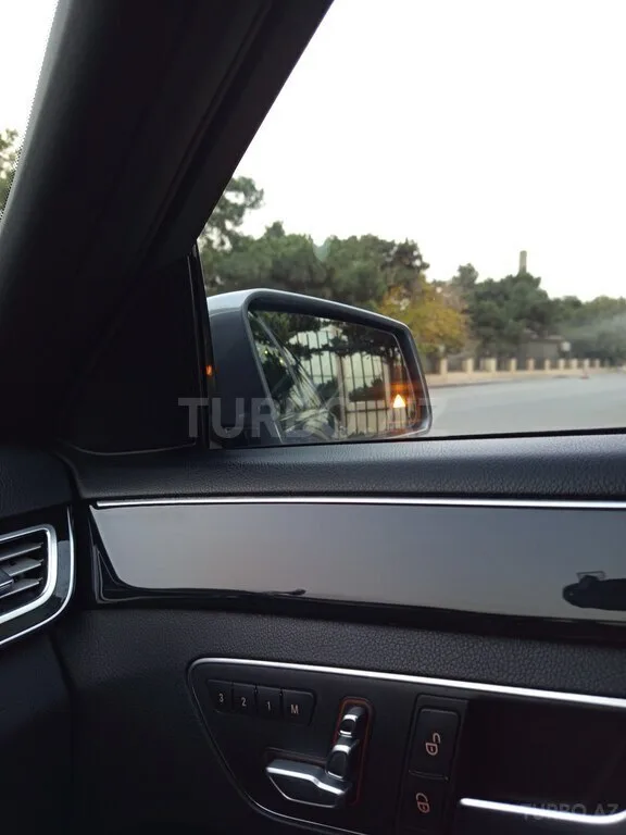 Mercedes E 220 — foto 2/4