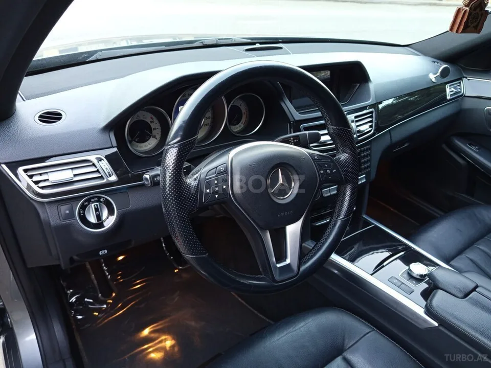 Mercedes E 220 — foto 4/4