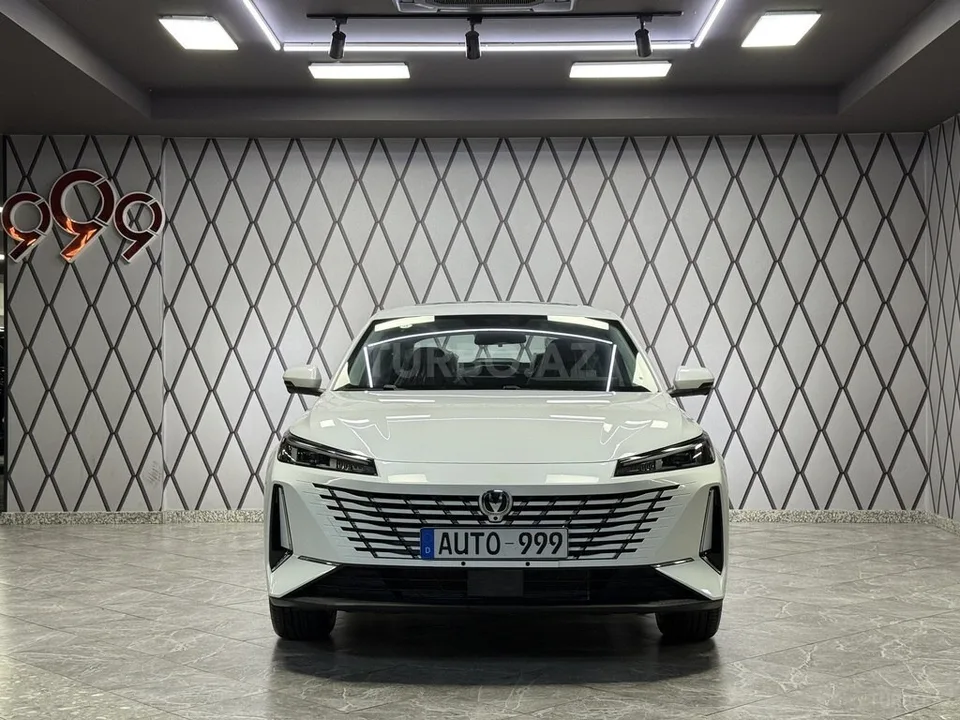 Changan Eado — foto 1/4