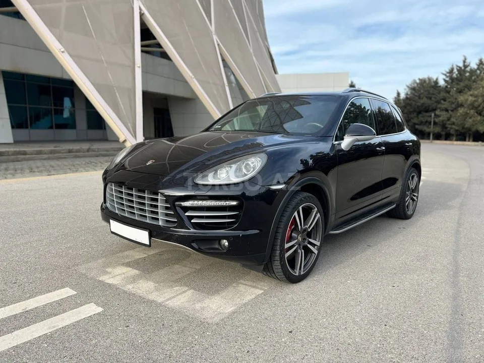 Porsche Cayenne Turbo — foto 1/4