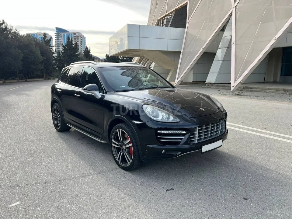 Porsche Cayenne Turbo — foto 2/4