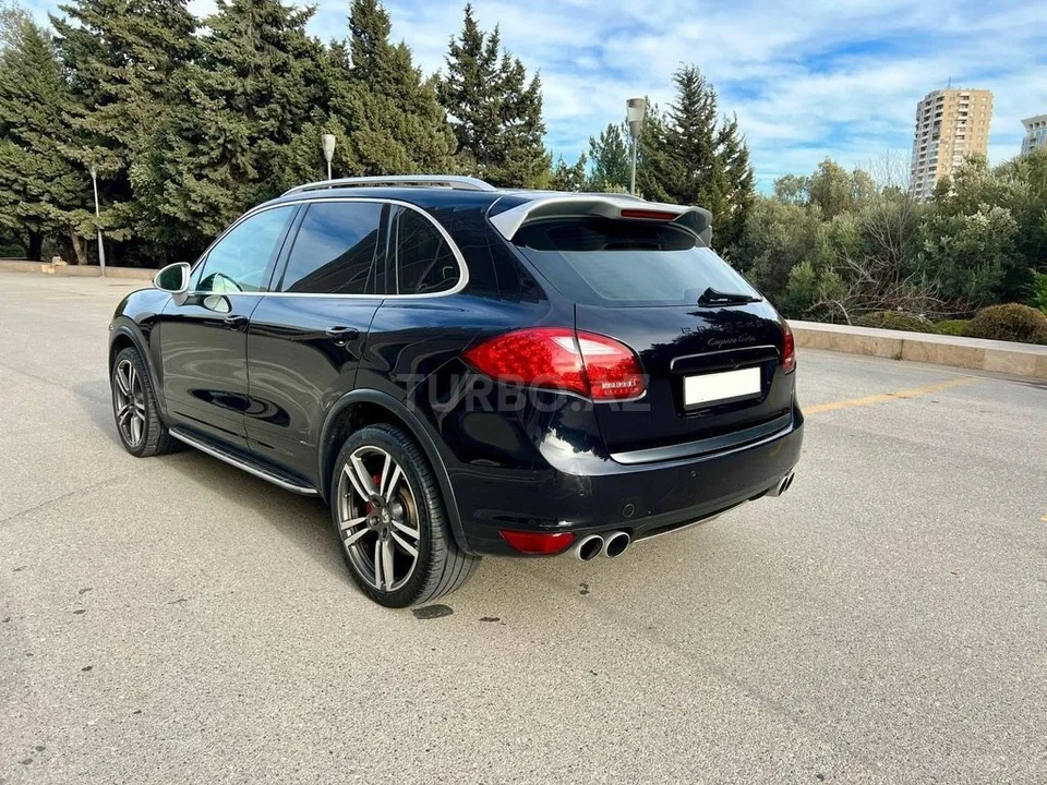 Porsche Cayenne Turbo — foto 3/4