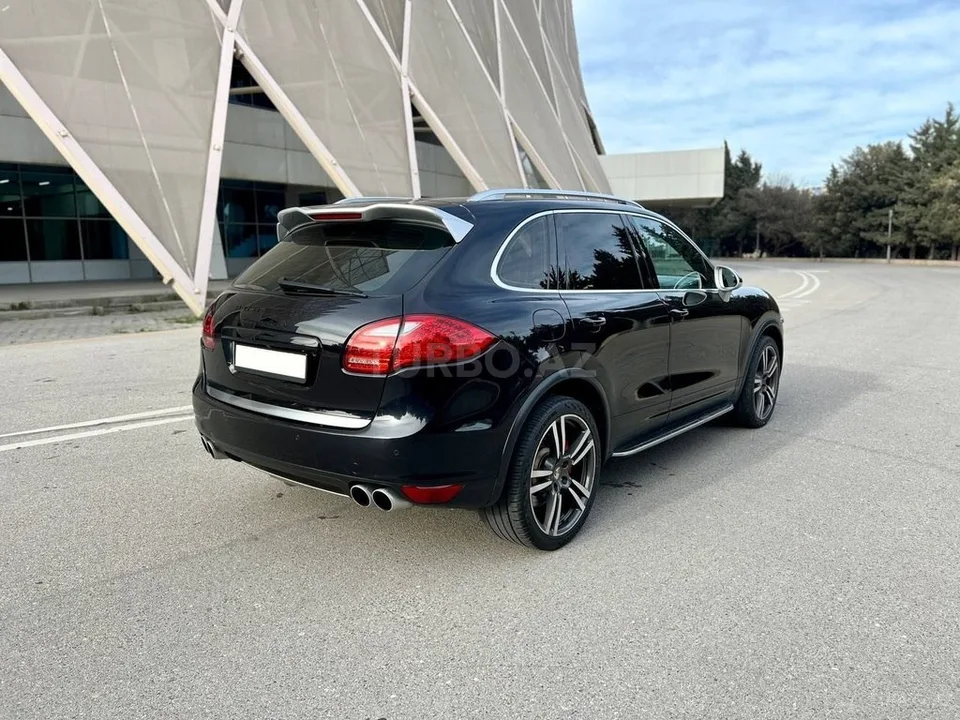 Porsche Cayenne Turbo — foto 4/4