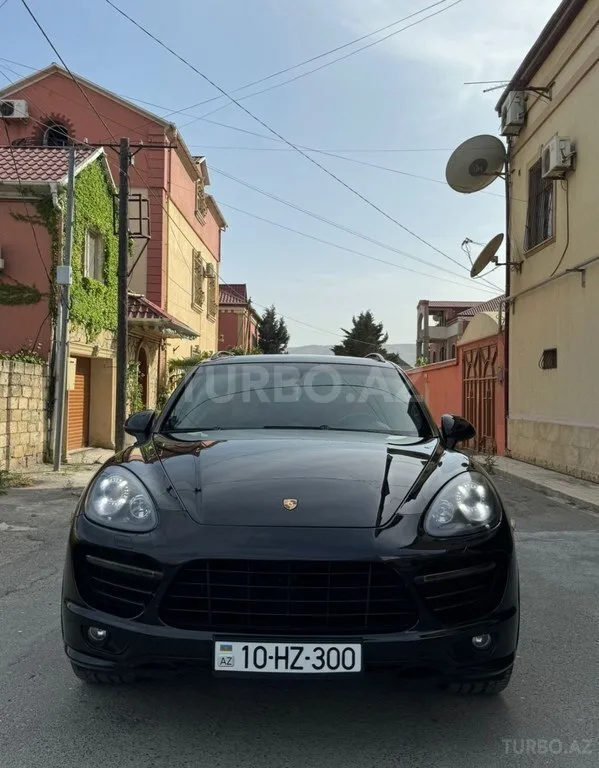 Porsche Cayenne GTS — foto 1/4