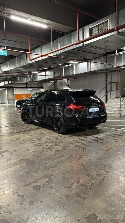 Porsche Cayenne GTS — foto 2/4