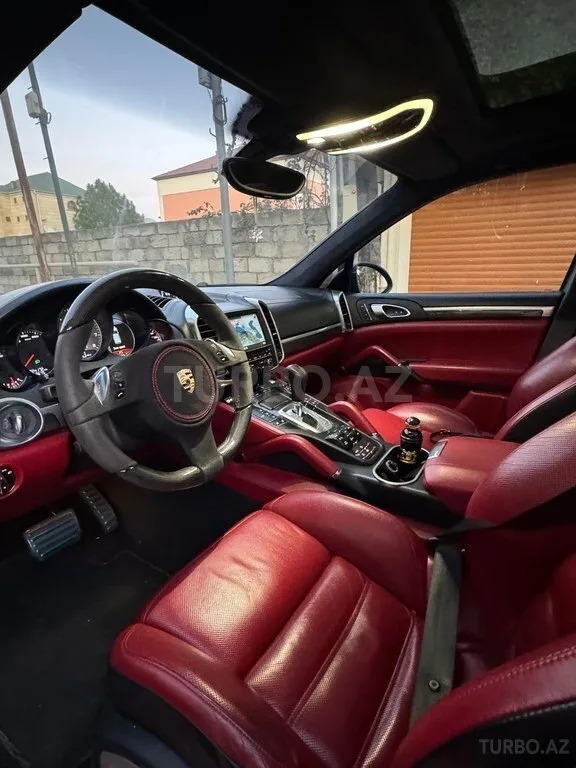 Porsche Cayenne GTS — foto 3/4
