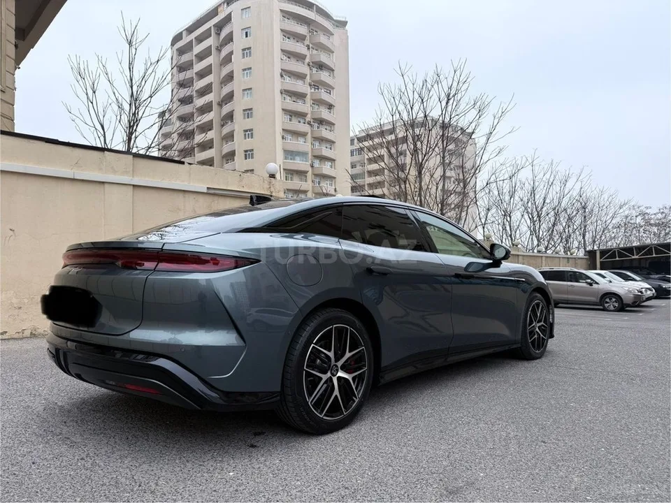 BYD Han L — foto 4/4