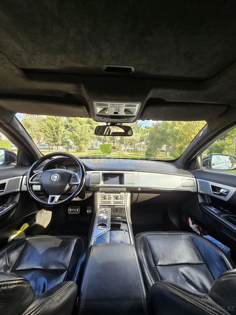 Jaguar XF — foto 3/4