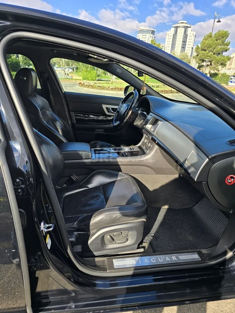 Jaguar XF — foto 4/4