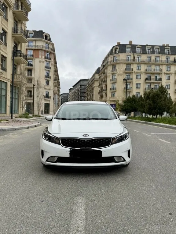 Kia K3 — foto 1/4