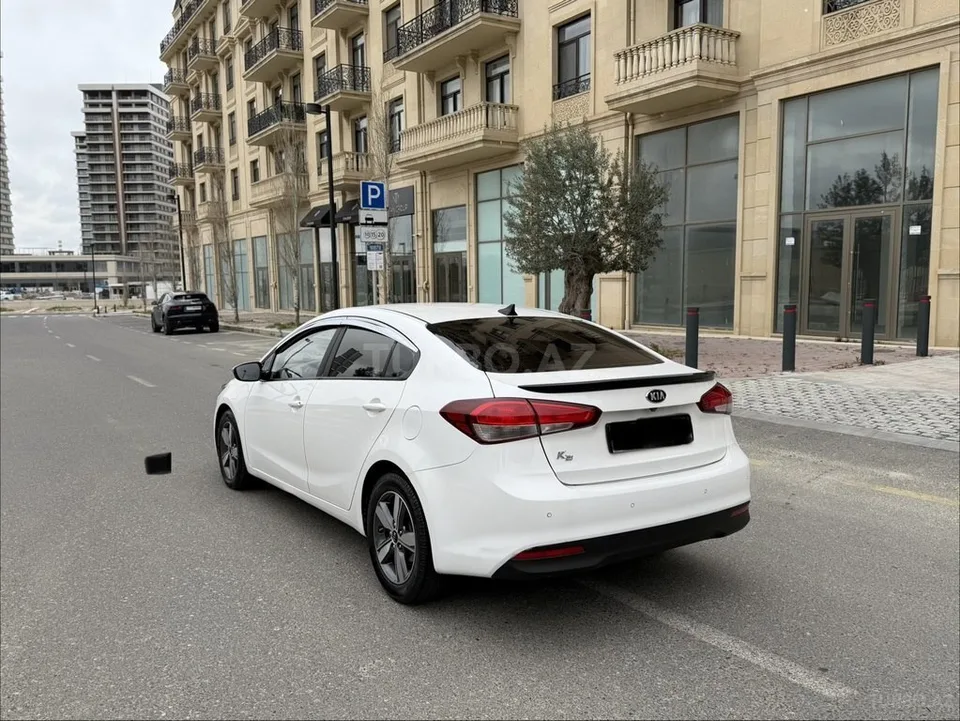 Kia K3 — foto 3/4