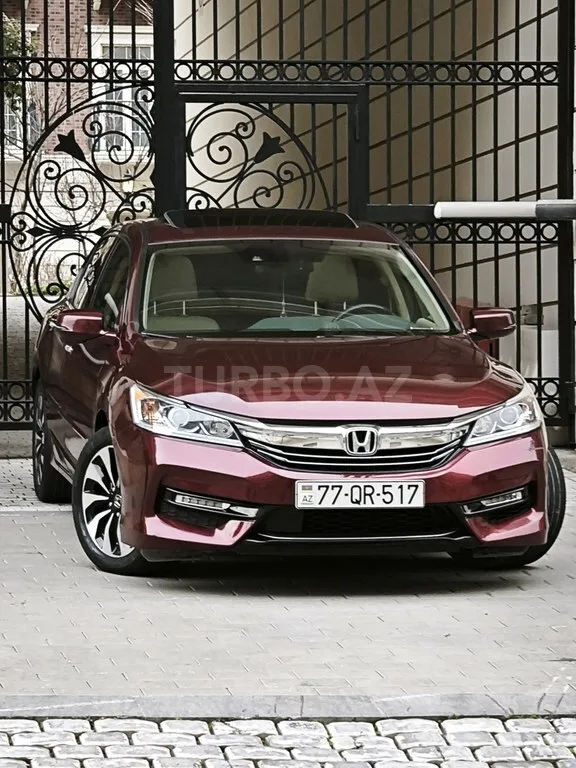 Honda Accord — foto 1/4