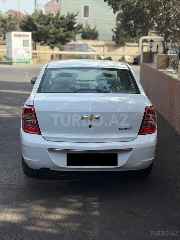 Chevrolet Cobalt — foto 3/4