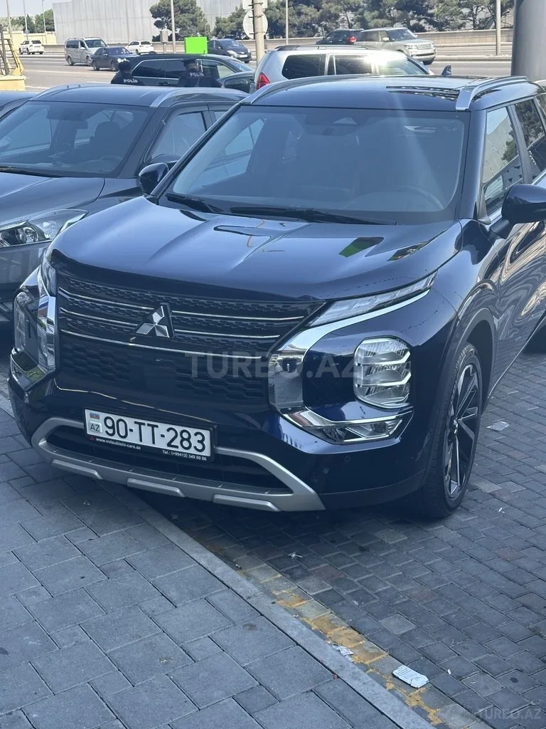 Mitsubishi Outlander — foto 1/4