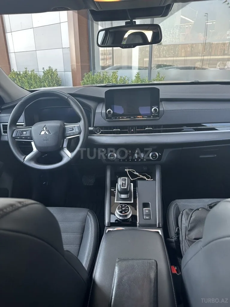 Mitsubishi Outlander — foto 4/4