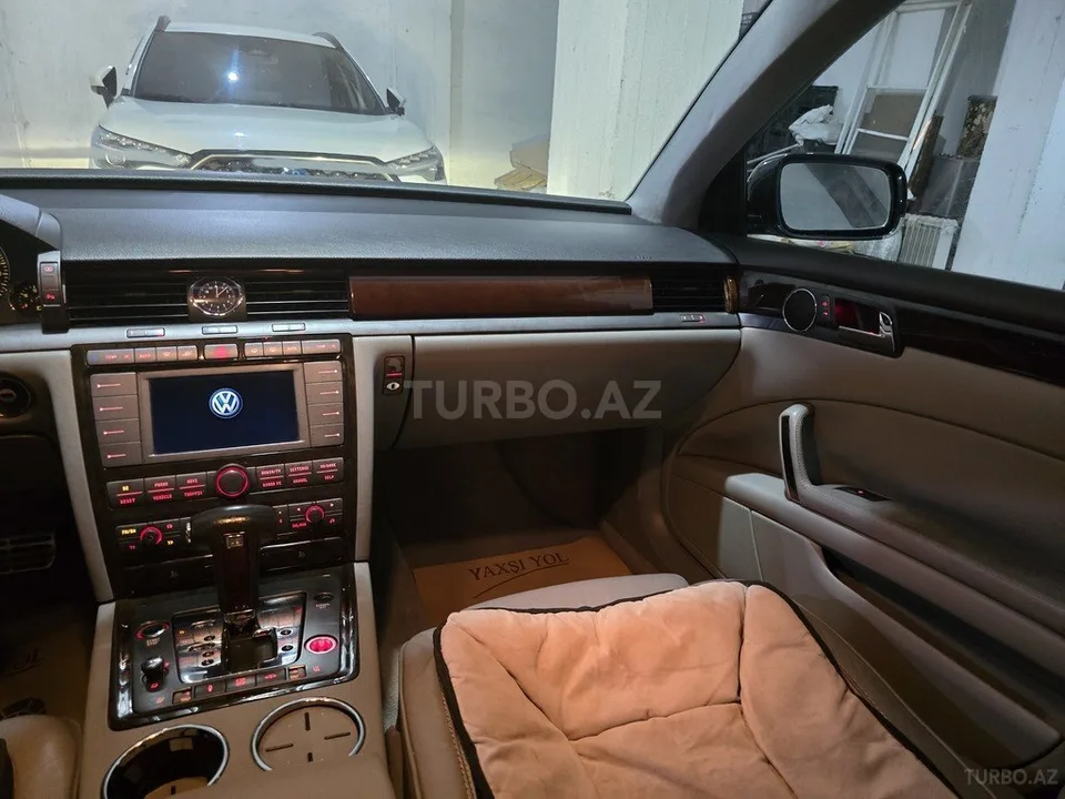 Volkswagen Phaeton — foto 4/4