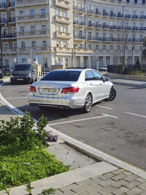 Mercedes E 250 — foto 4/4