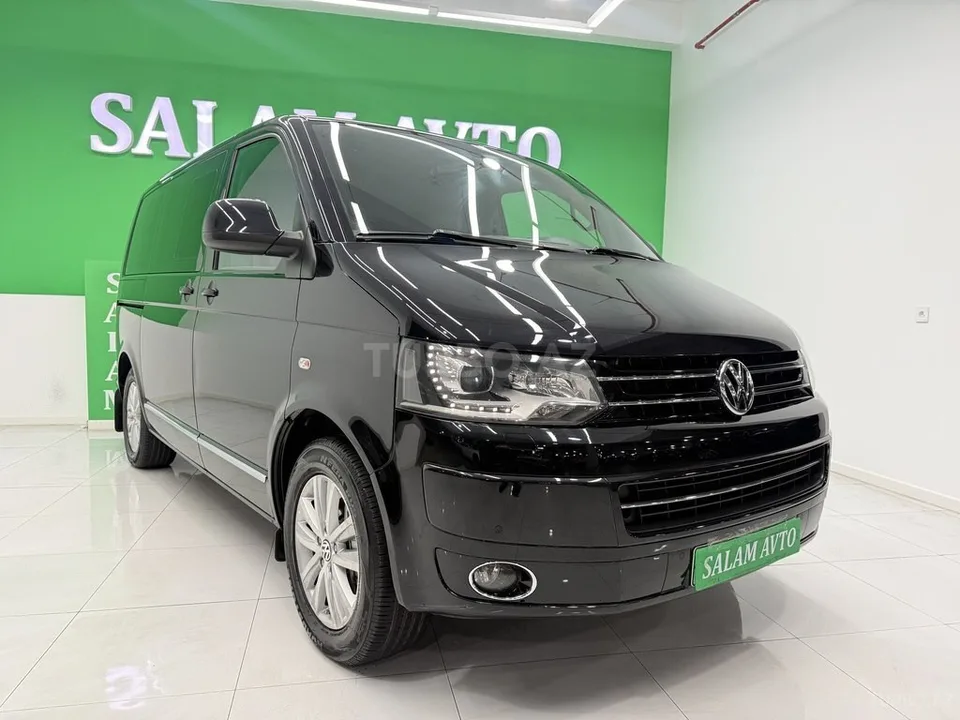 Volkswagen Multivan — foto 1/4