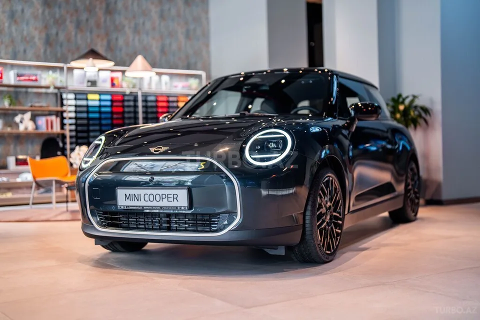 Mini Cooper SE — foto 3/4