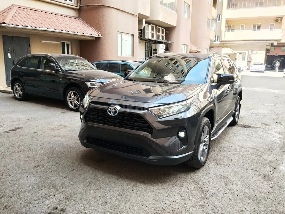 Toyota RAV4 — foto 2/4