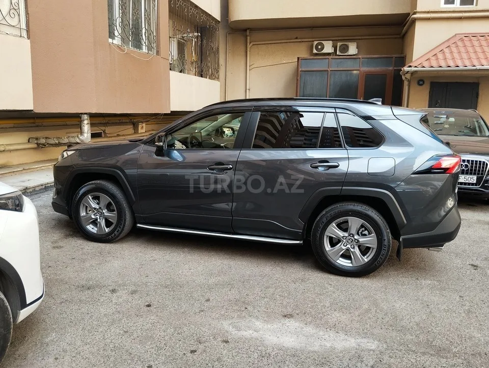 Toyota RAV4 — foto 4/4