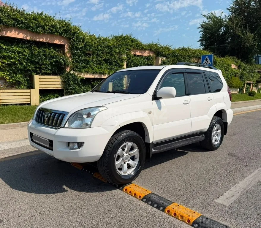 Toyota Land Cruiser Prado — foto 3/4
