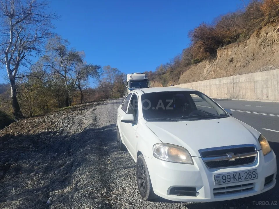 Chevrolet Aveo — foto 1/4