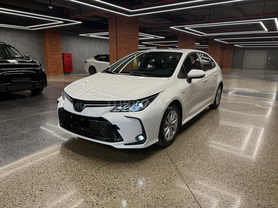 Toyota Corolla — foto 1/4