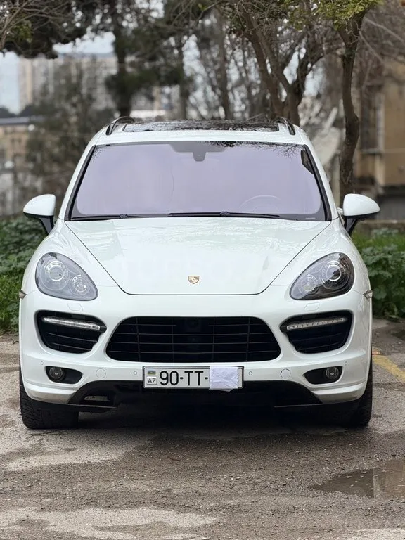 Porsche Cayenne GTS — foto 1/4