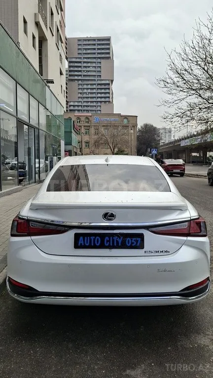 Lexus ES 300h — foto 4/4