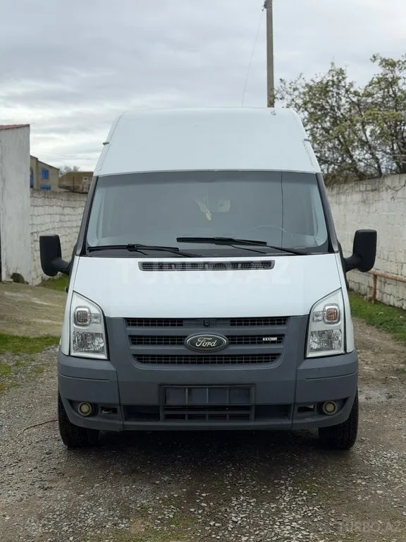 Ford Transit — foto 1/4