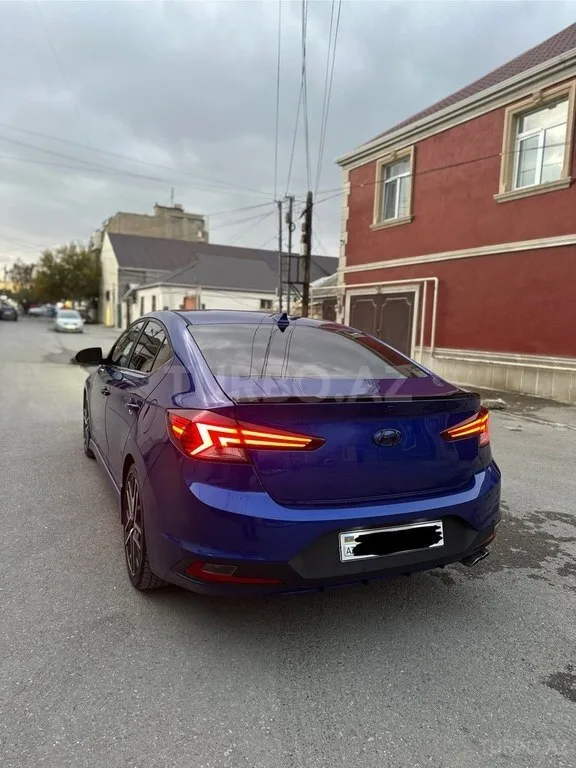 Hyundai Elantra — foto 4/4