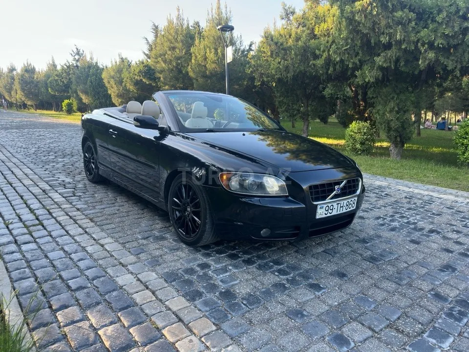 Volvo C70 — foto 3/4