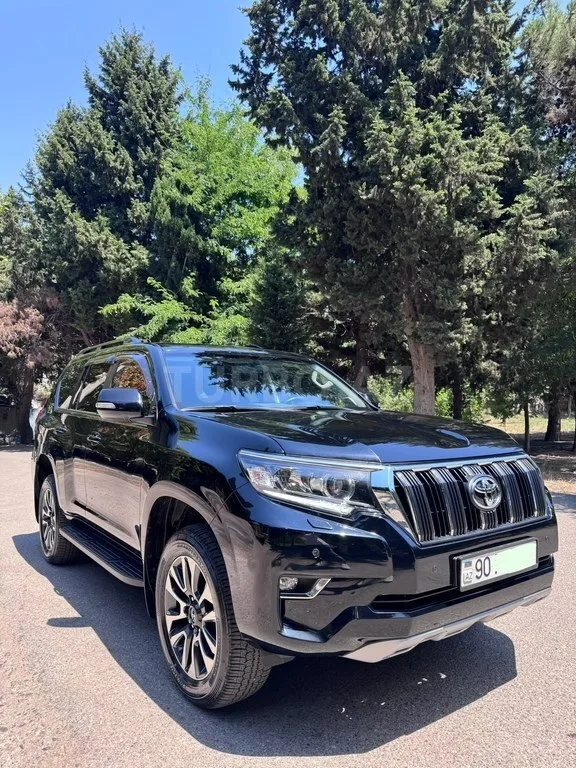 Toyota Land Cruiser Prado — фото 1/4