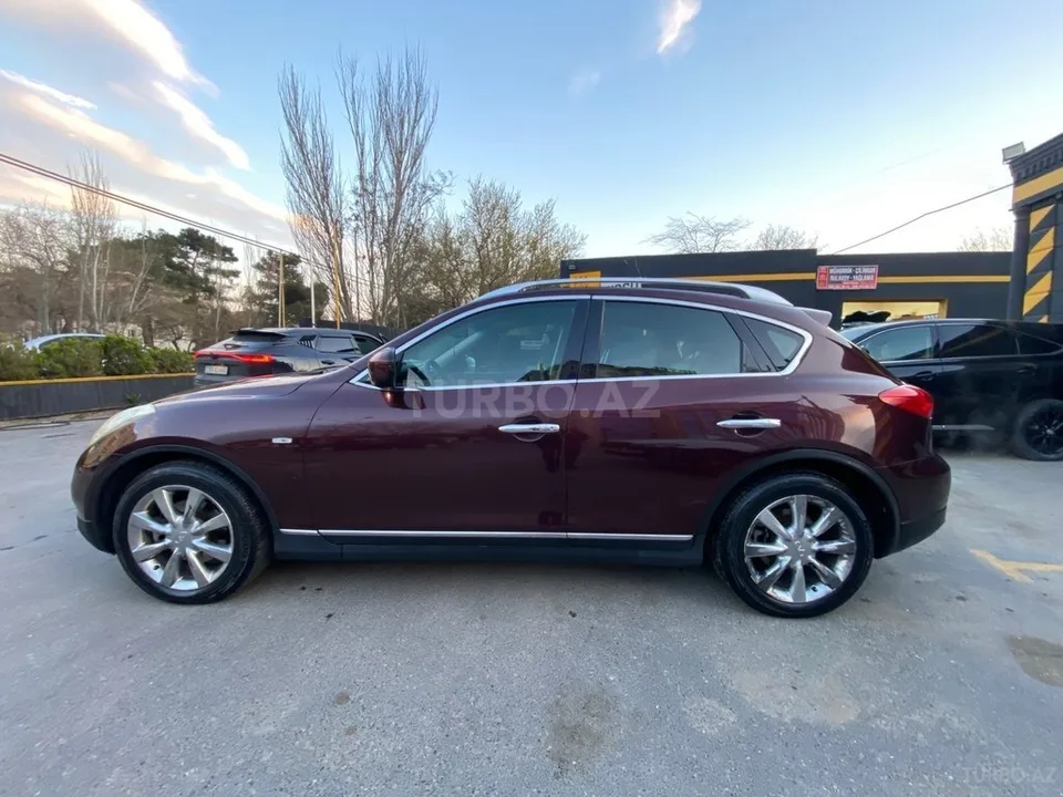 Infiniti EX35 — foto 3/4