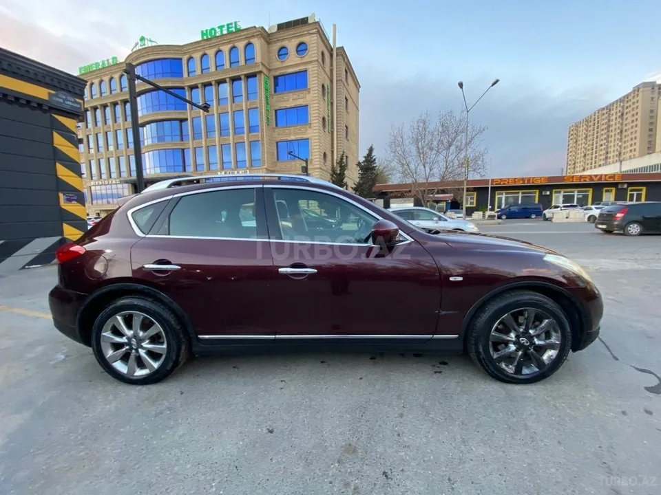 Infiniti EX35 — foto 4/4