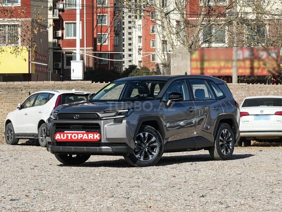Toyota RAV4 — foto 1/4