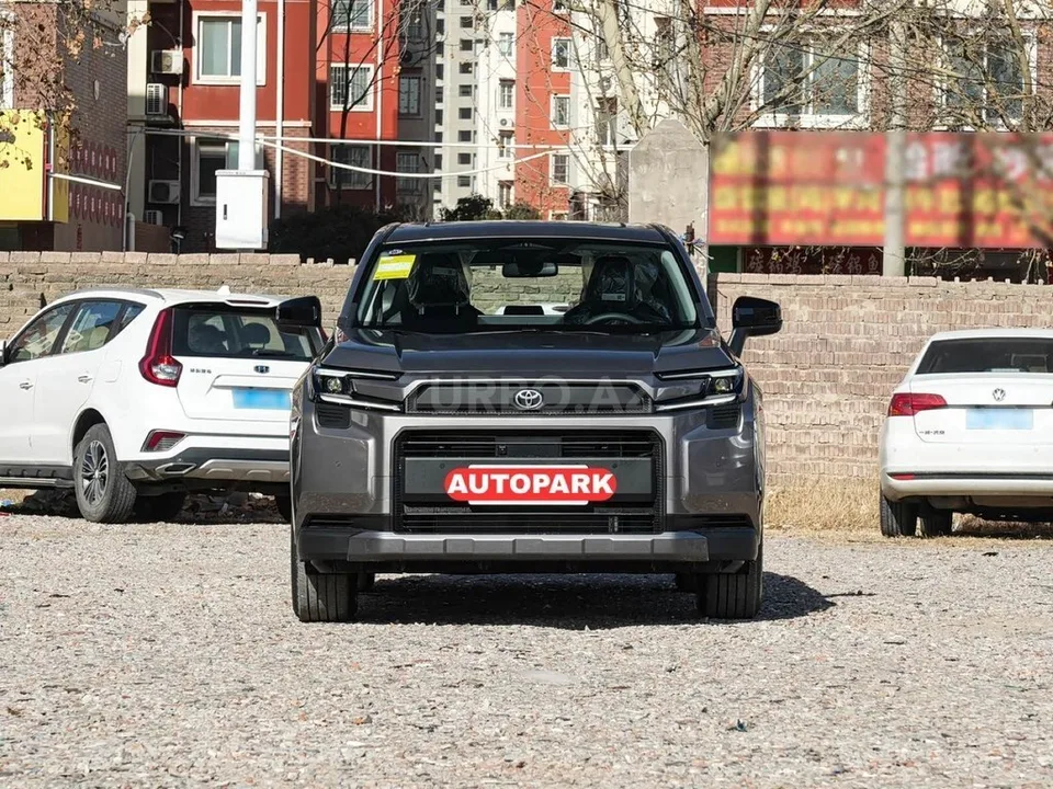 Toyota RAV4 — foto 2/4